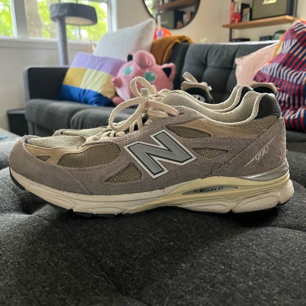 New Balance 990v3
M990TG3 mens size 11.5